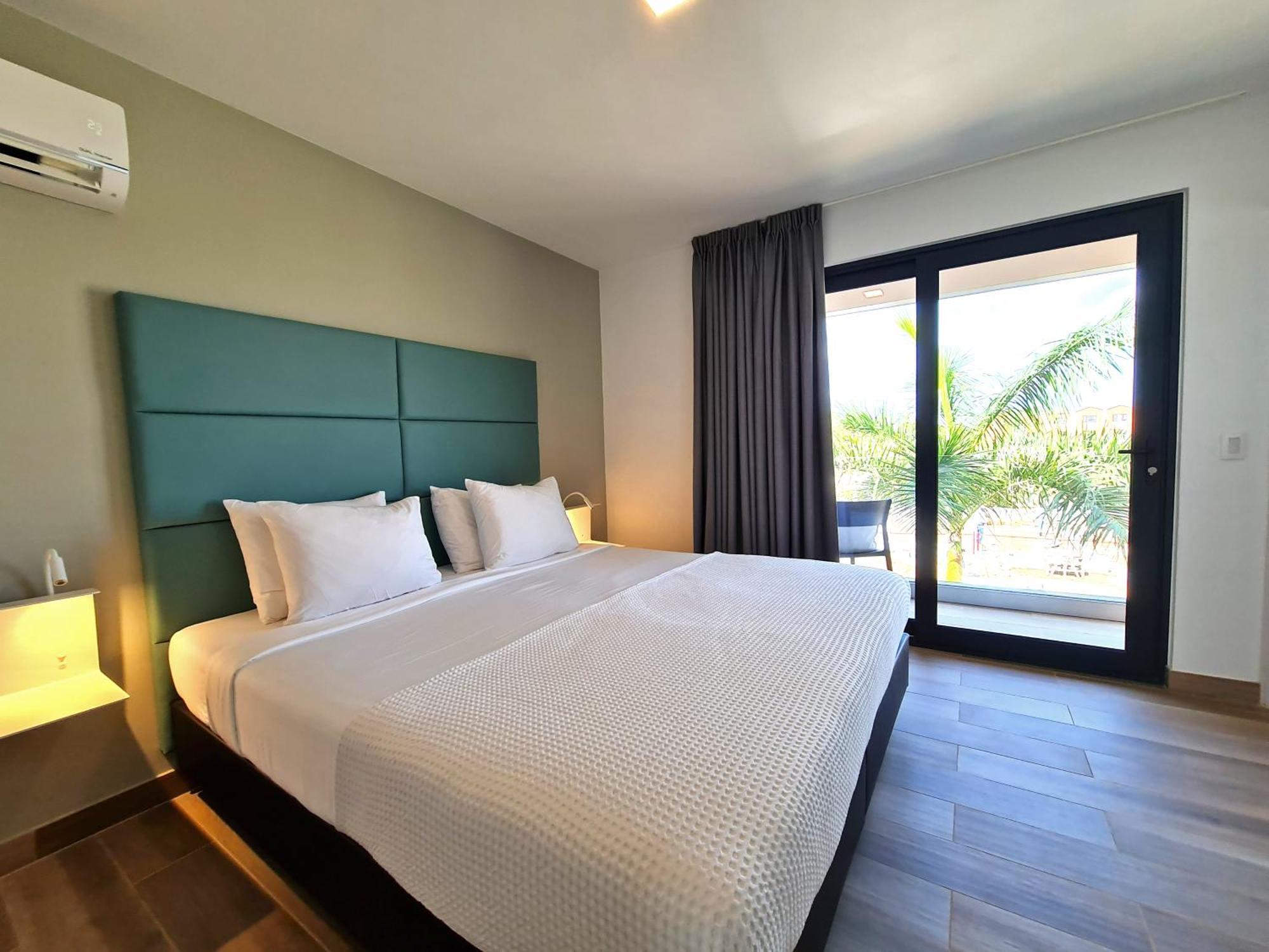 Tuscany Residence Aruba Palm Beach Exterior foto