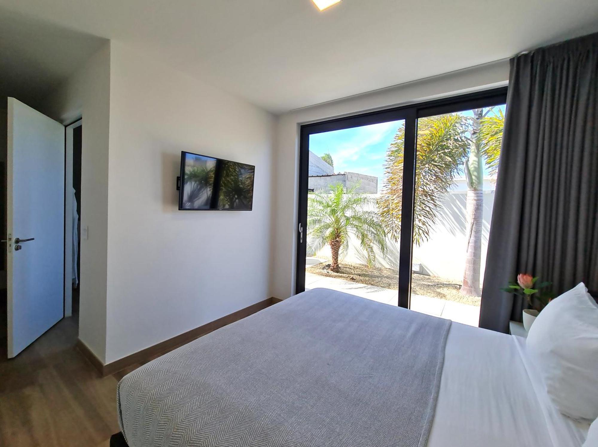Tuscany Residence Aruba Palm Beach Exterior foto
